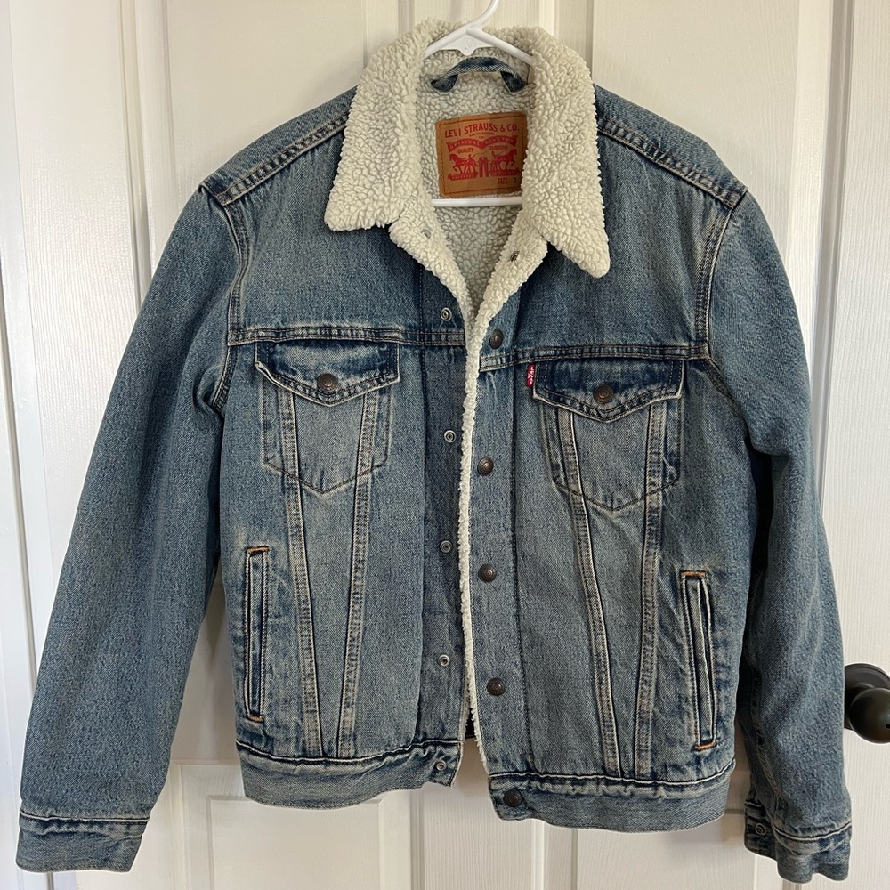 Mens Levi fleece jacket. Worn once, perfect condition
